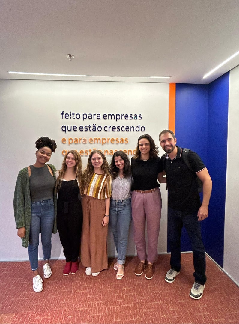 Trainees em rotação pelo itaú empresas.